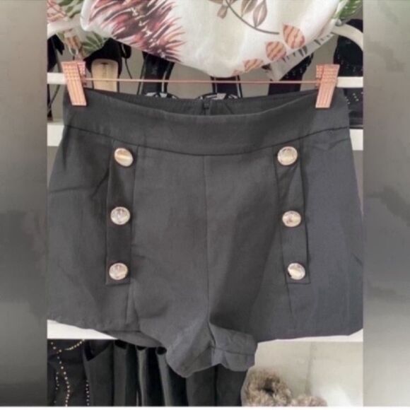 New Floral Top and Short Set Size Small - Picture 11 of 14